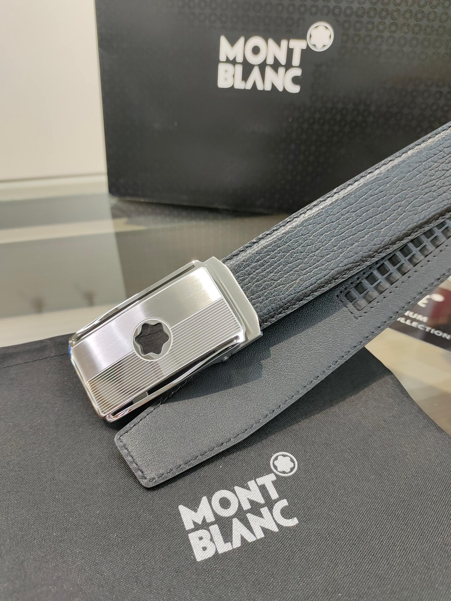 万宝龙男士自动腰带- 宽度34MM 精品钢扣 精工打造 手感柔软 长短可以裁剪