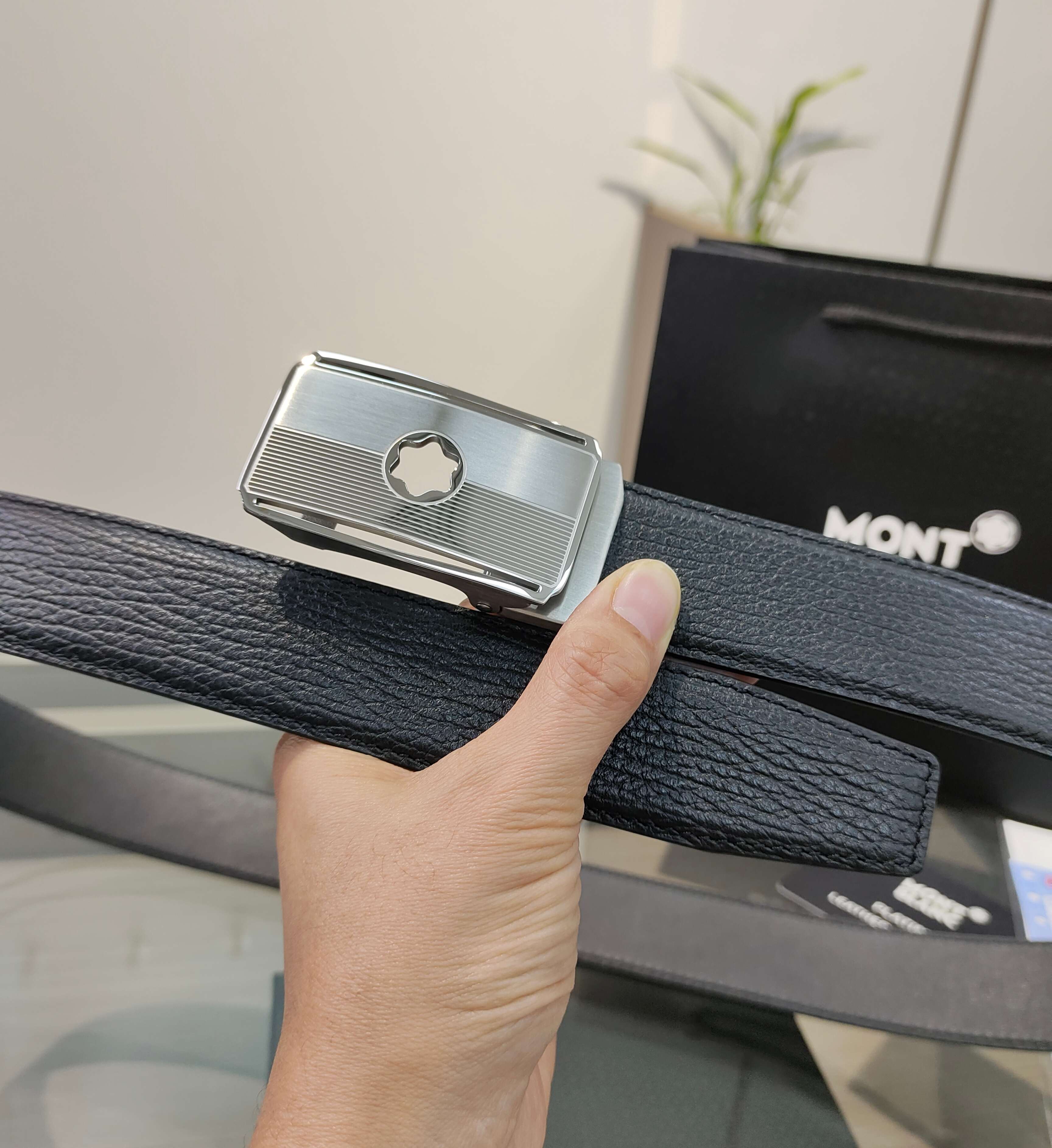 万宝龙男士自动腰带- 宽度34MM 精品钢扣 精工打造 手感柔软 长短可以裁剪