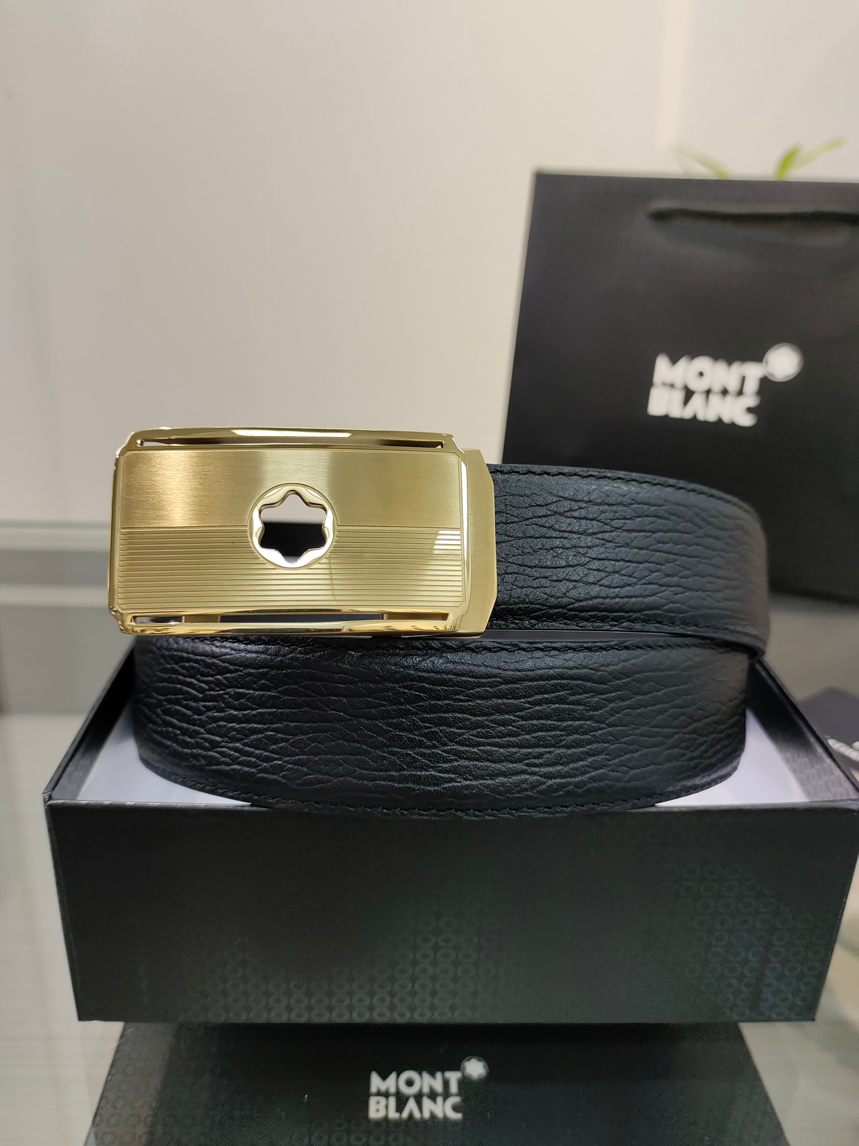 万宝龙男士自动腰带- 宽度34MM 精品钢扣 精工打造 手感柔软 长短可以裁剪