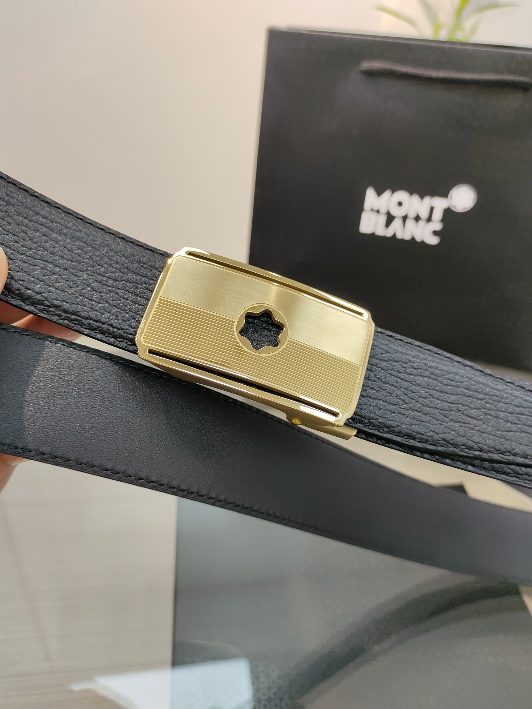 万宝龙男士自动腰带- 宽度34MM 精品钢扣 精工打造 手感柔软 长短可以裁剪