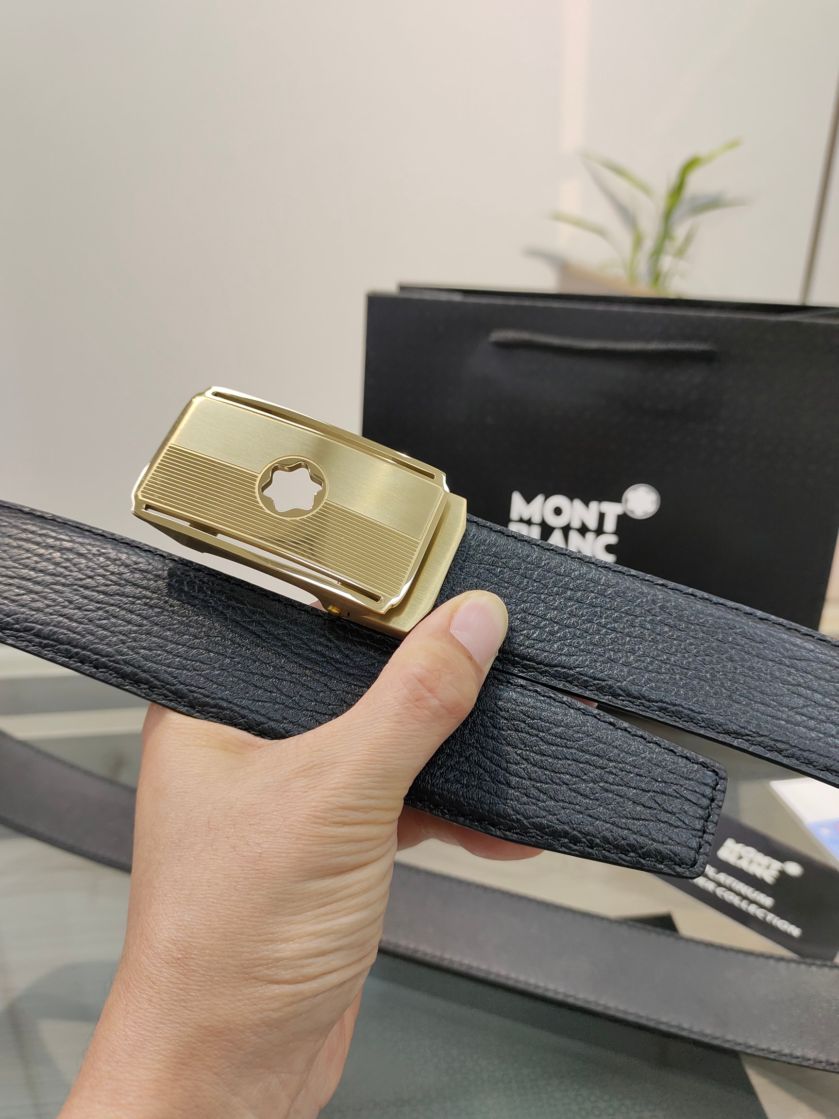 万宝龙男士自动腰带- 宽度34MM 精品钢扣 精工打造 手感柔软 长短可以裁剪