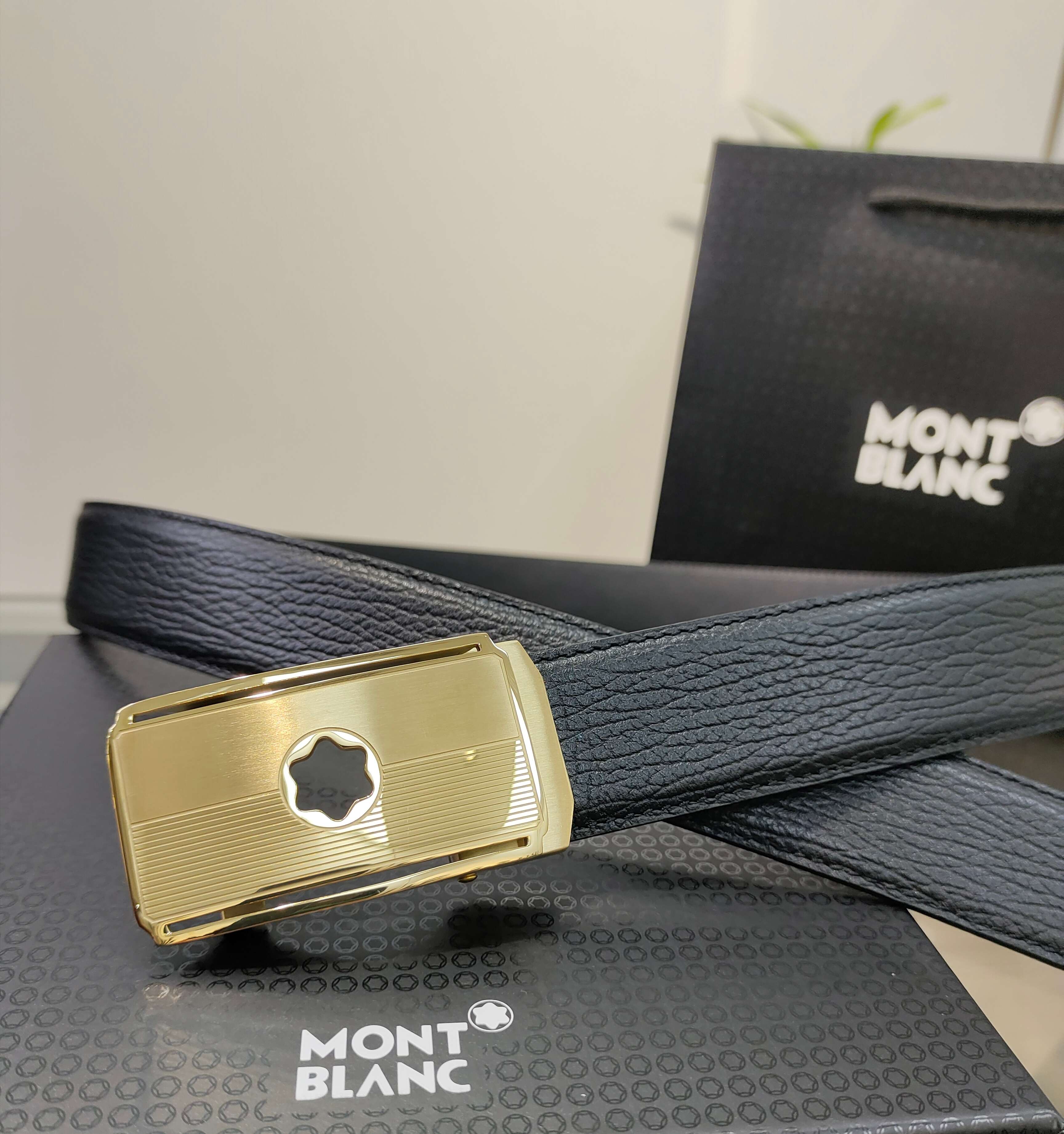 万宝龙男士自动腰带- 宽度34MM 精品钢扣 精工打造 手感柔软 长短可以裁剪