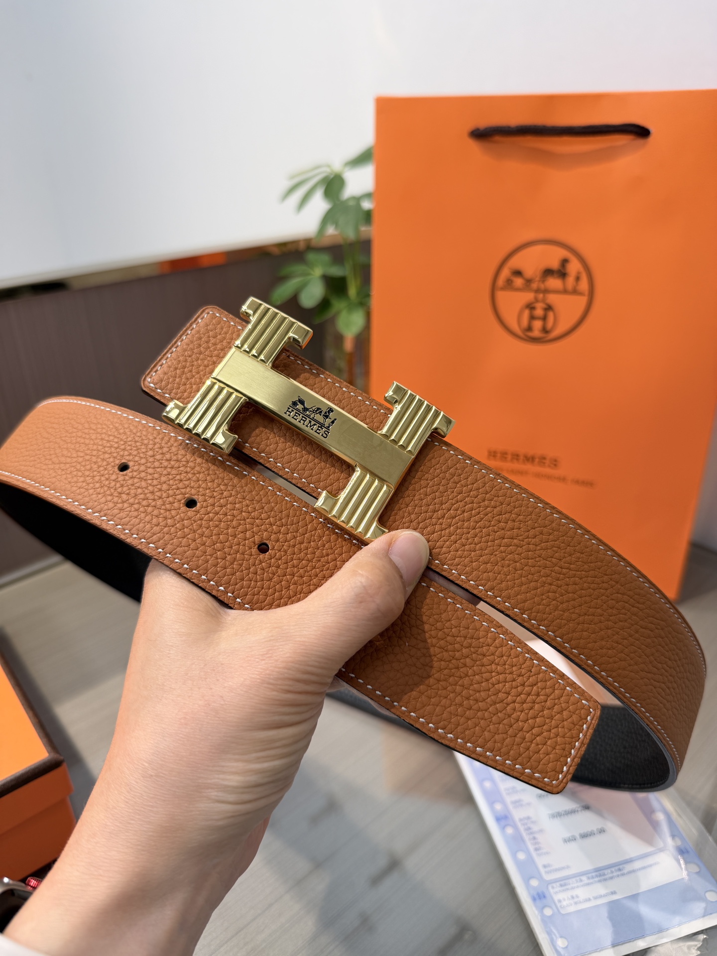 Hermes爱马仕 男士双面皮腰带38mm，双面头层牛皮，双面可用，搭配精品钢扣五金，做工精致，实物拍摄