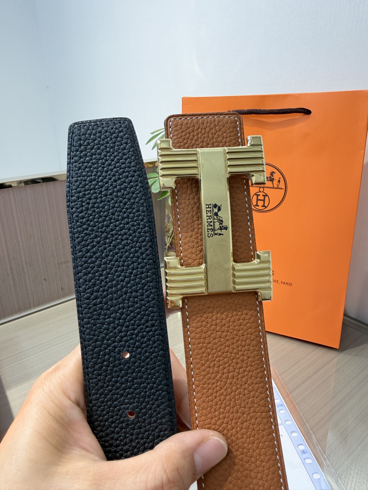 Hermes爱马仕 男士双面皮腰带38mm，双面头层牛皮，双面可用，搭配精品钢扣五金，做工精致，实物拍摄