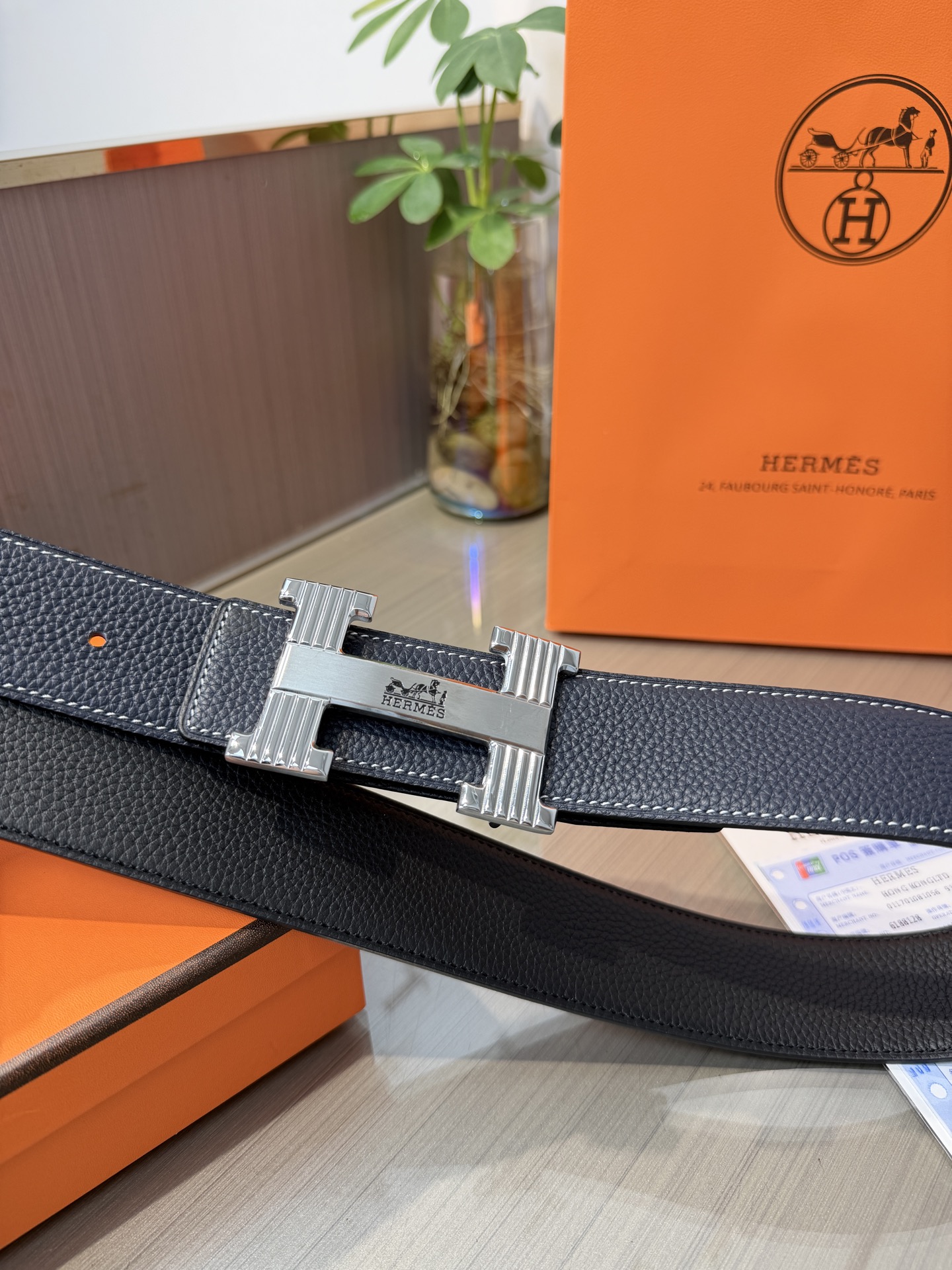 Hermes爱马仕 男士双面皮腰带38mm，双面头层牛皮，双面可用，搭配精品钢扣五金，做工精致，实物拍摄