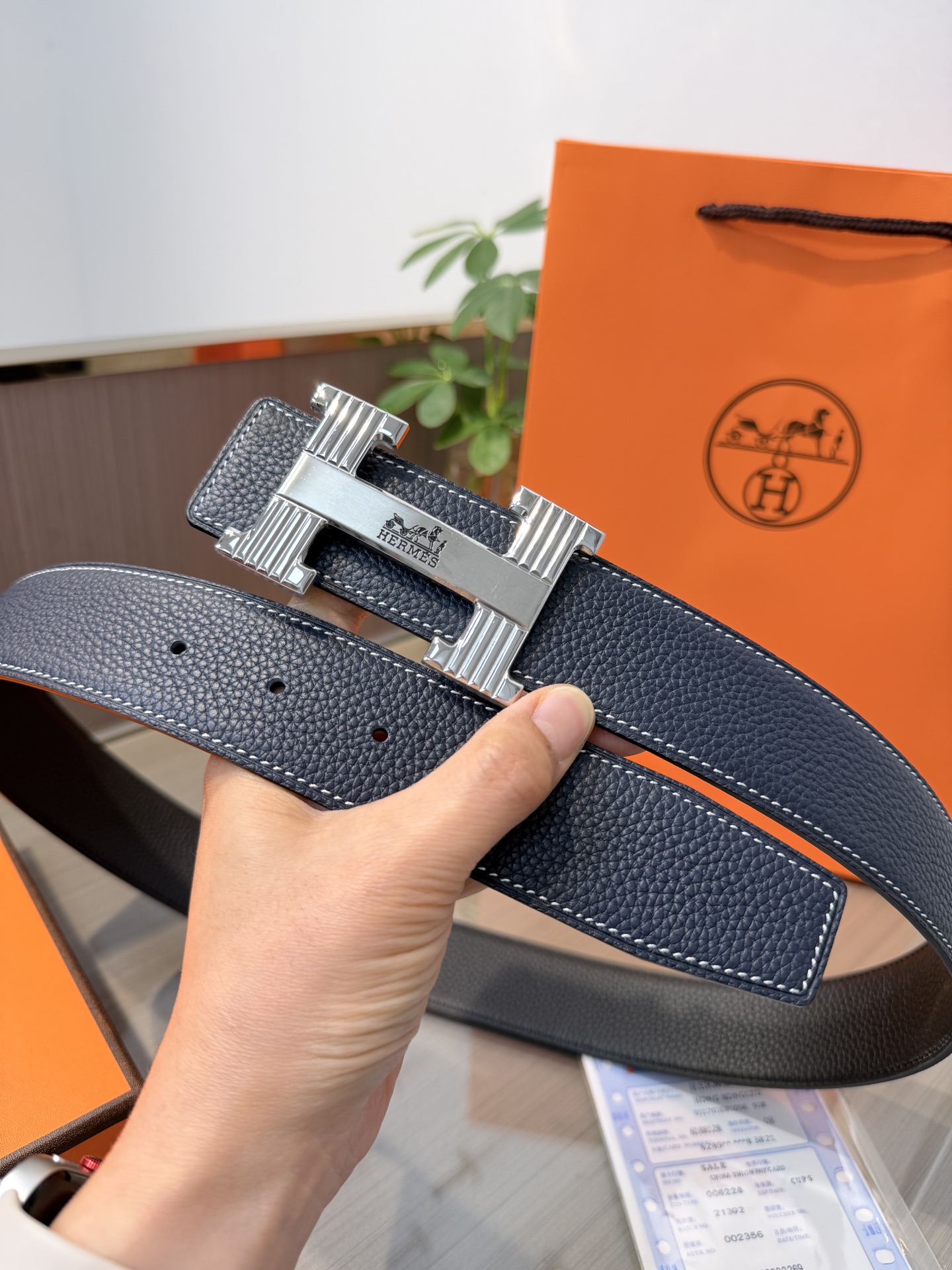 Hermes爱马仕 男士双面皮腰带38mm，双面头层牛皮，双面可用，搭配精品钢扣五金，做工精致，实物拍摄