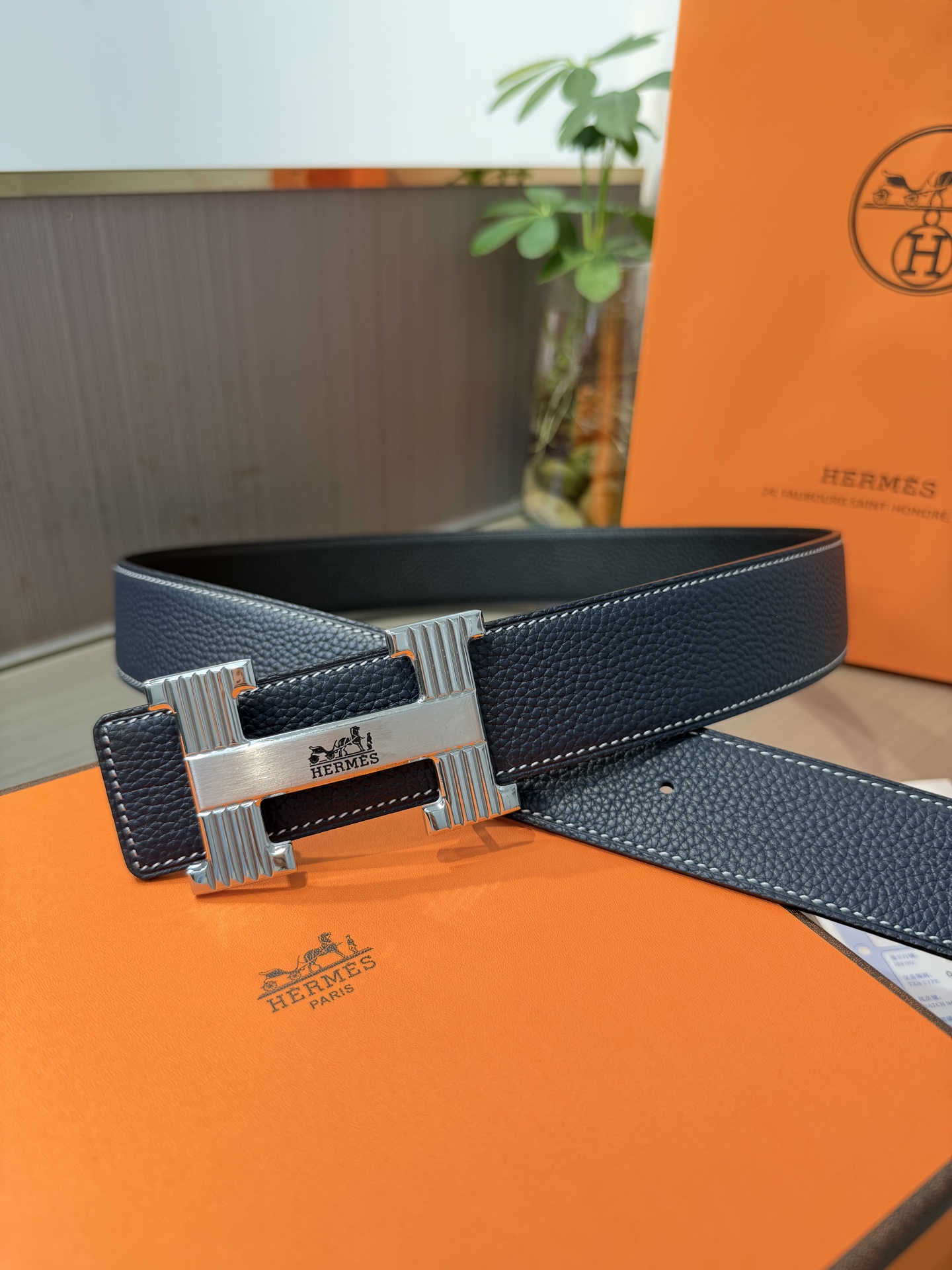 Hermes爱马仕 男士双面皮腰带38mm，双面头层牛皮，双面可用，搭配精品钢扣五金，做工精致，实物拍摄