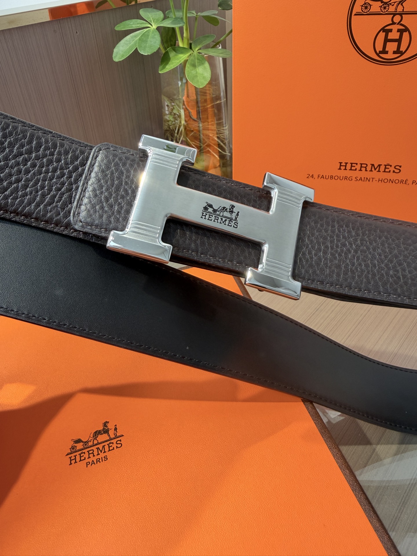 Hermes爱马仕 男士双面皮腰带38mm，双面头层牛皮，双面可用，搭配精品钢扣五金，做工精致，实物拍摄