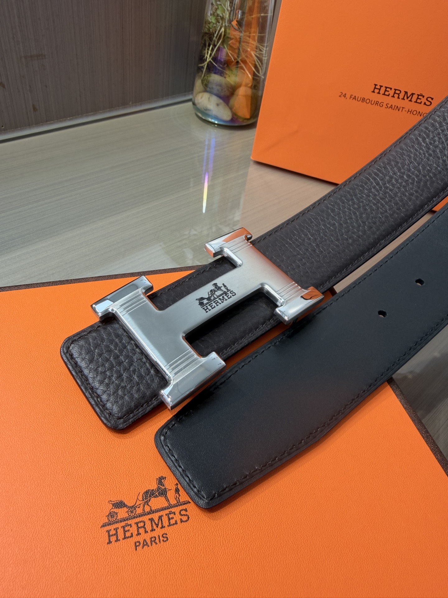 Hermes爱马仕 男士双面皮腰带38mm，双面头层牛皮，双面可用，搭配精品钢扣五金，做工精致，实物拍摄