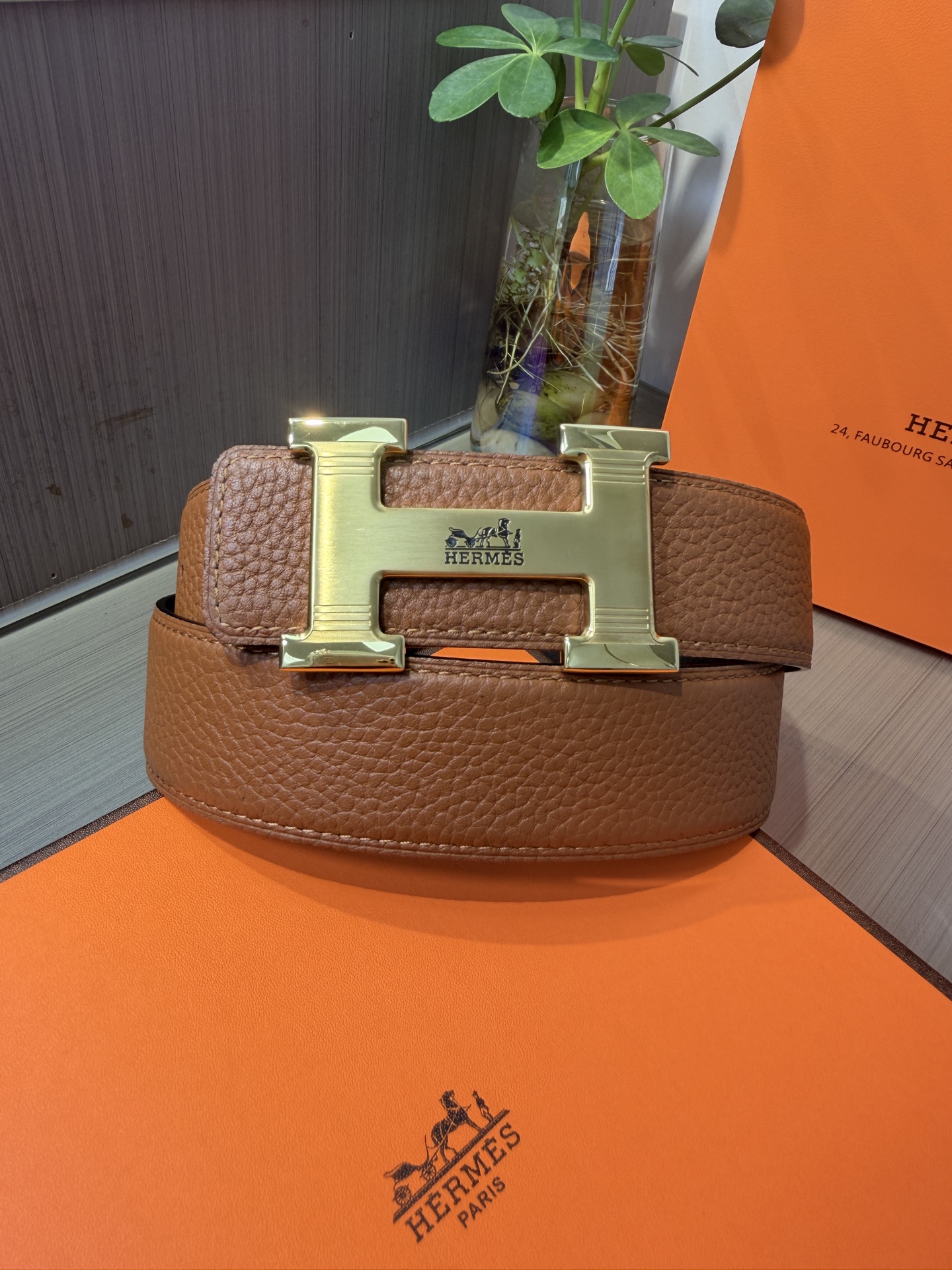Hermes爱马仕 男士双面皮腰带38mm，双面头层牛皮，双面可用，搭配精品钢扣五金，做工精致，实物拍摄