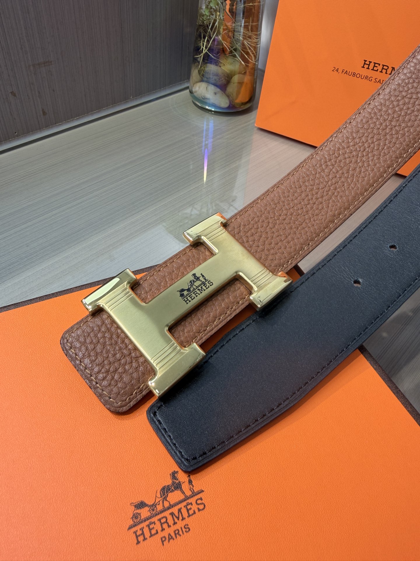 Hermes爱马仕 男士双面皮腰带38mm，双面头层牛皮，双面可用，搭配精品钢扣五金，做工精致，实物拍摄