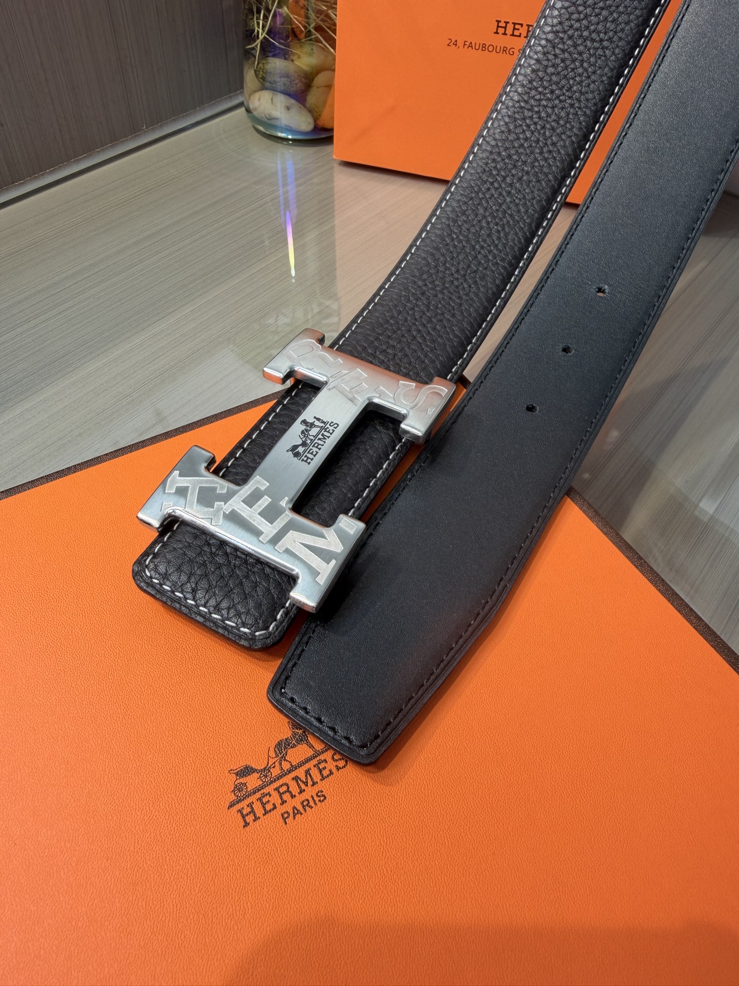 Hermes爱马仕 男士双面皮腰带38mm，双面头层牛皮，双面可用，搭配精品钢扣五金，做工精致，实物拍摄