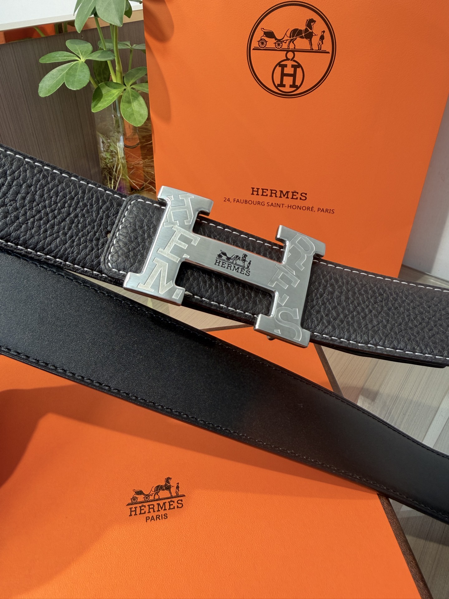 Hermes爱马仕 男士双面皮腰带38mm，双面头层牛皮，双面可用，搭配精品钢扣五金，做工精致，实物拍摄