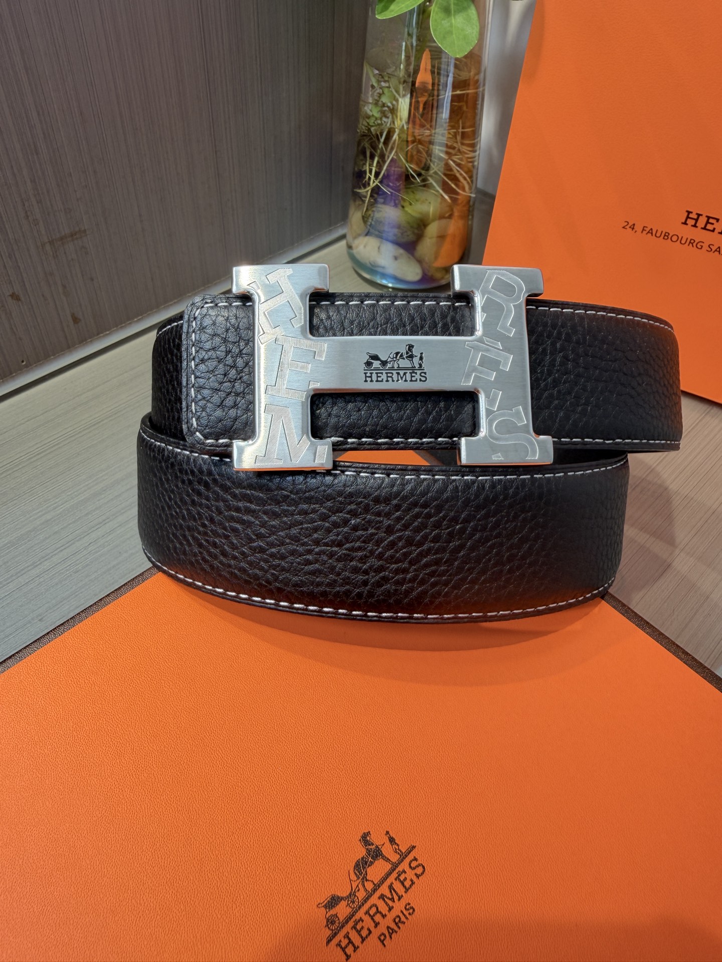 Hermes爱马仕 男士双面皮腰带38mm，双面头层牛皮，双面可用，搭配精品钢扣五金，做工精致，实物拍摄