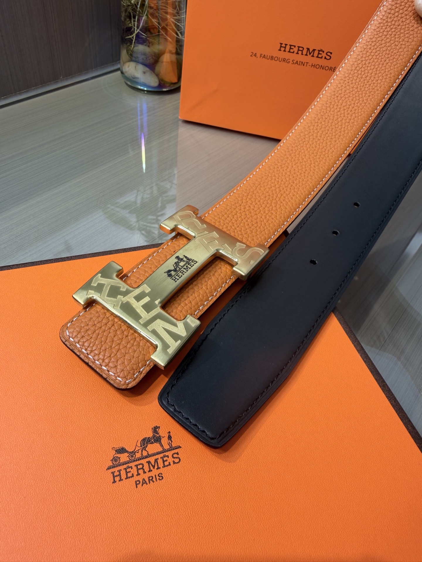 Hermes爱马仕 男士双面皮腰带38mm，双面头层牛皮，双面可用，搭配精品钢扣五金，做工精致，实物拍摄