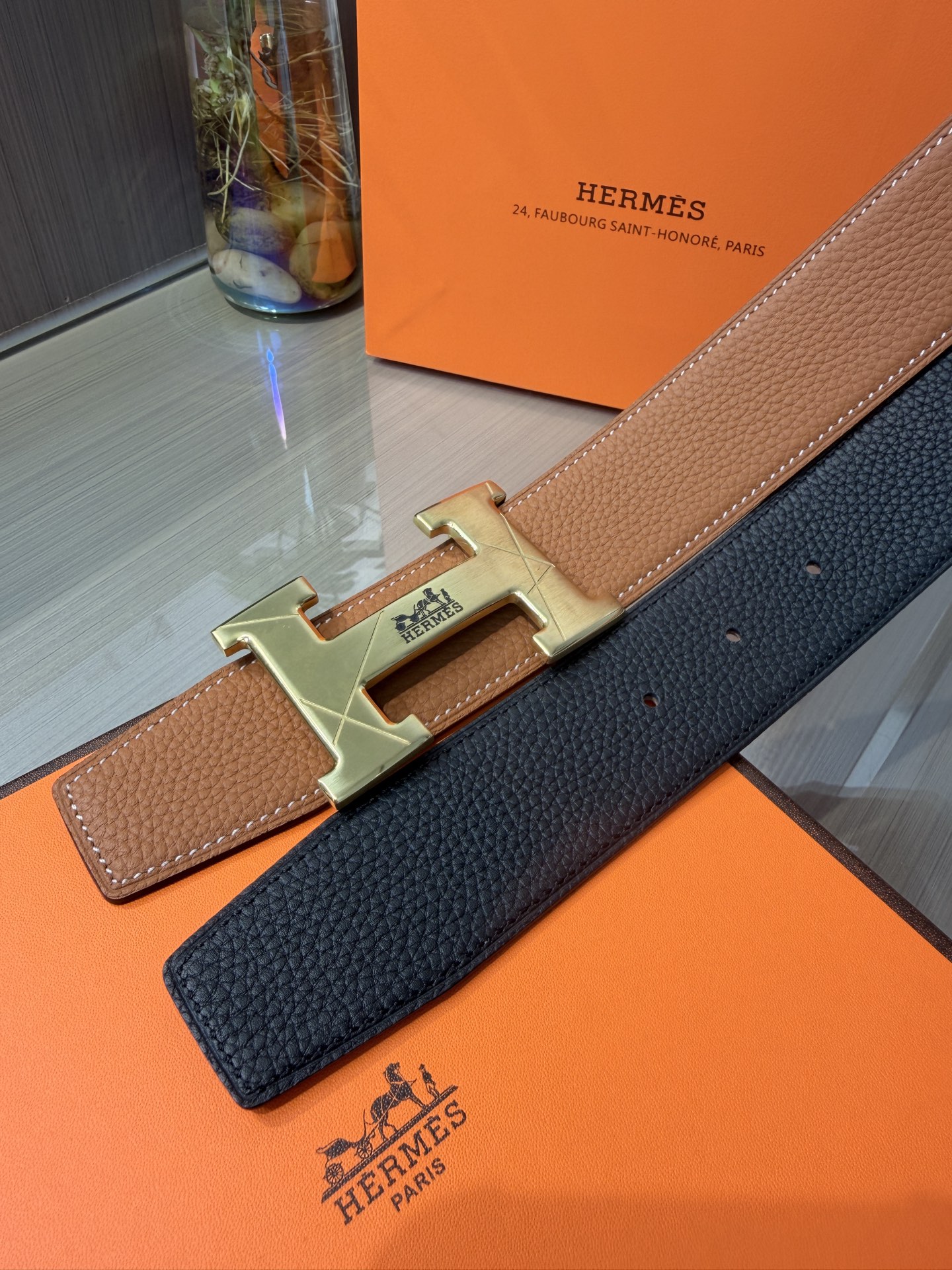 Hermes爱马仕 男士双面皮腰带38mm，双面头层牛皮，双面可用，搭配精品钢扣五金，做工精致，实物拍摄