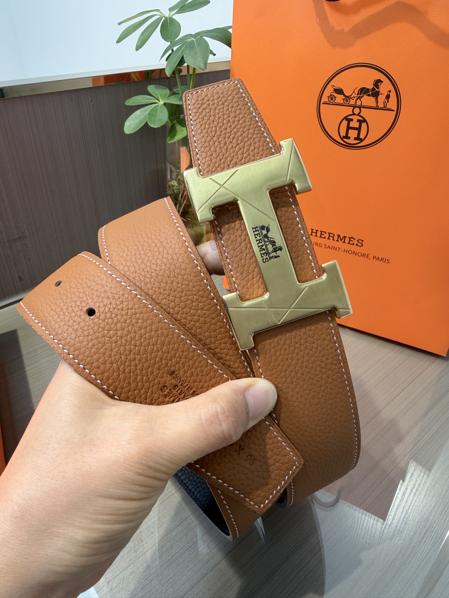 Hermes爱马仕 男士双面皮腰带38mm，双面头层牛皮，双面可用，搭配精品钢扣五金，做工精致，实物拍摄