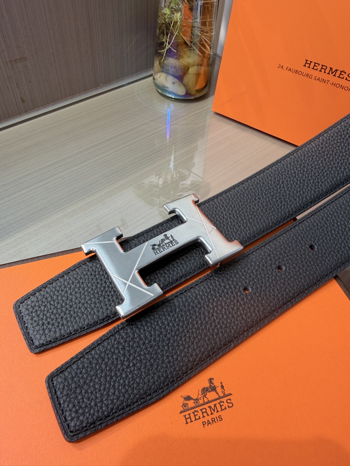 Hermes爱马仕 男士双面皮腰带38mm，双面头层牛皮，双面可用，搭配精品钢扣五金，做工精致，实物拍摄