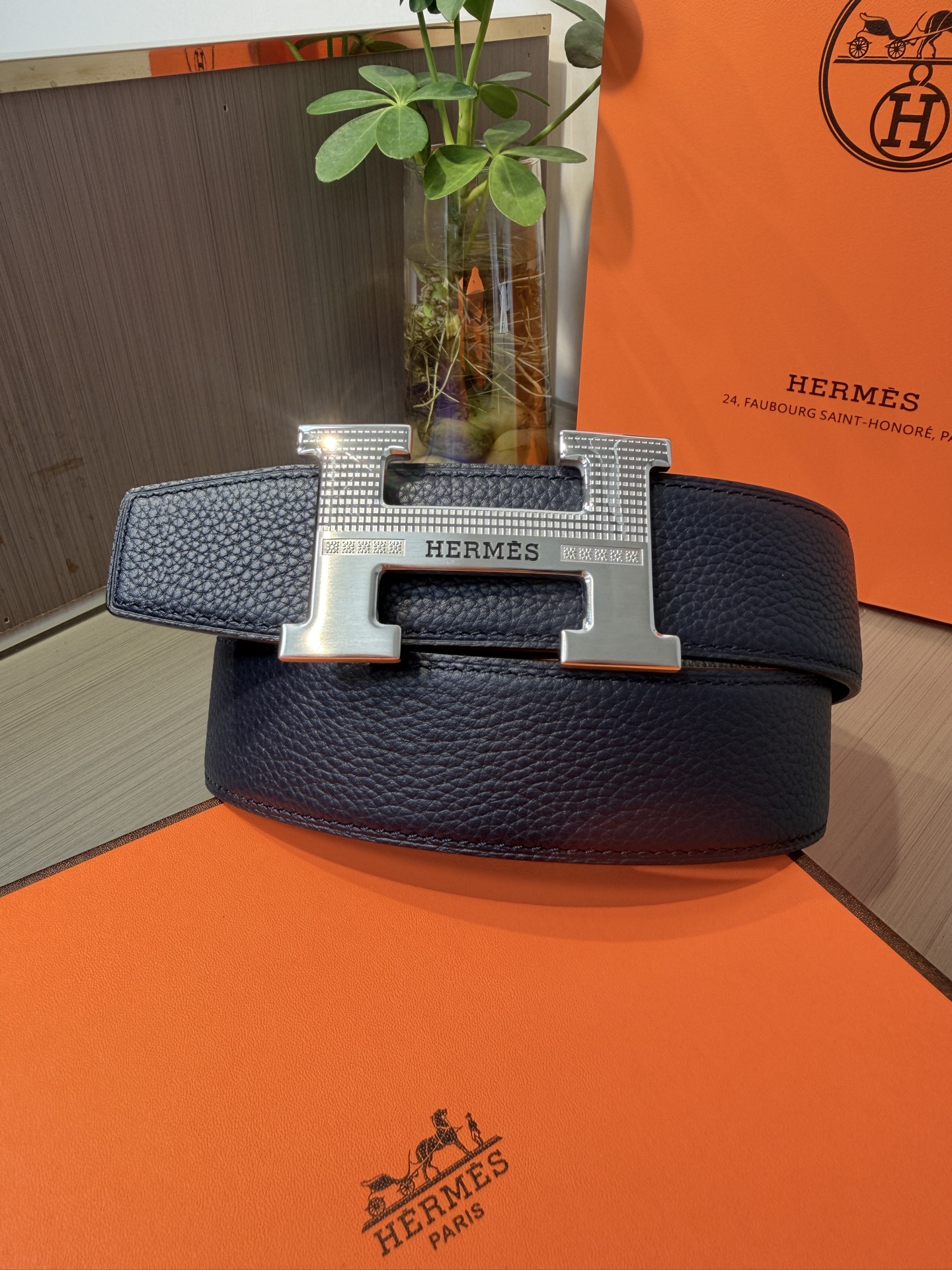 Hermes爱马仕 男士双面皮腰带38mm，双面头层牛皮，双面可用，搭配精品钢扣五金，做工精致，实物拍摄