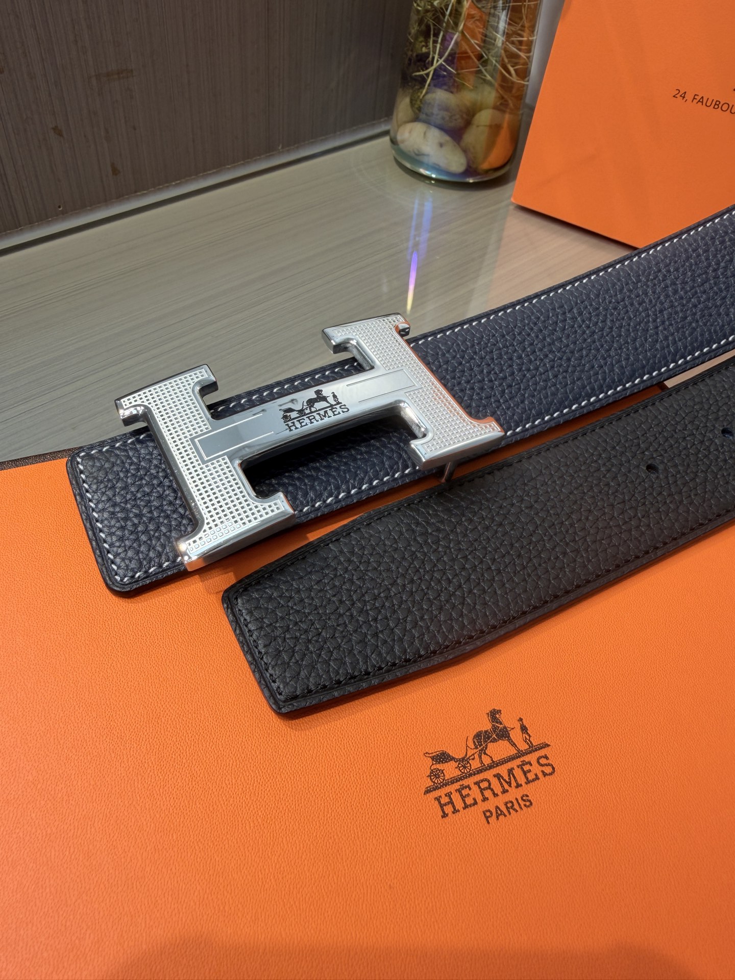 Hermes爱马仕 男士双面皮腰带38mm，双面头层牛皮，双面可用，搭配精品钢扣五金，做工精致，实物拍摄