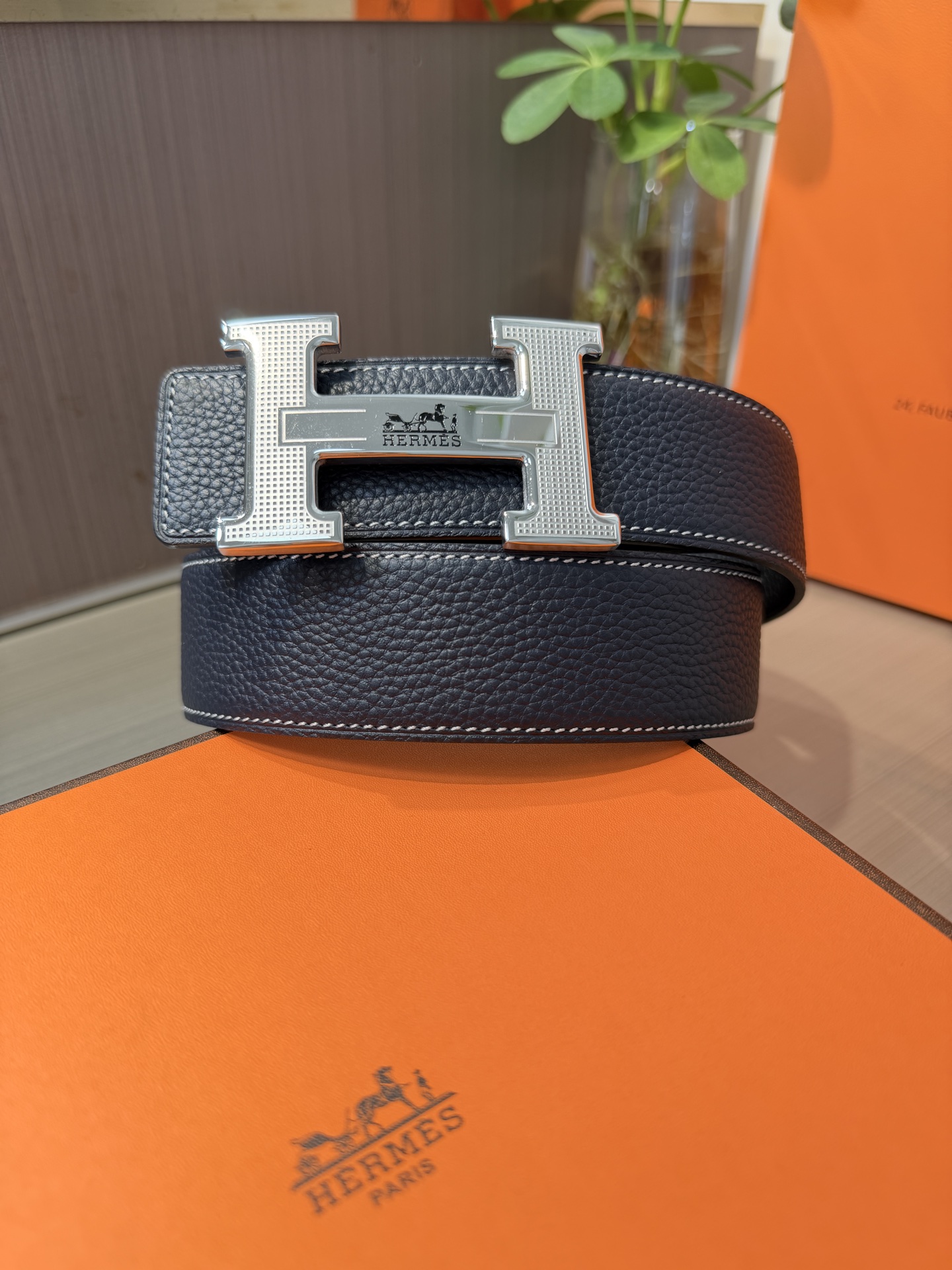 Hermes爱马仕 男士双面皮腰带38mm，双面头层牛皮，双面可用，搭配精品钢扣五金，做工精致，实物拍摄