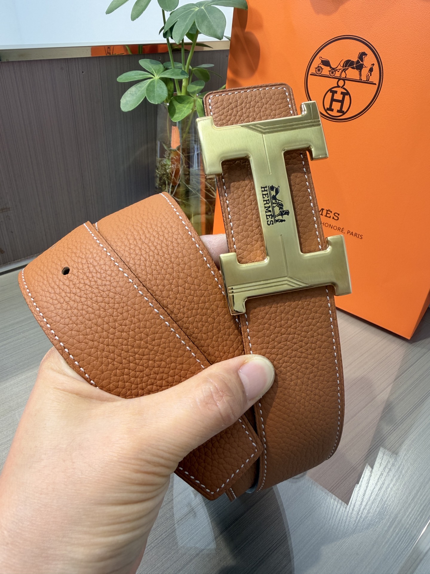 Hermes爱马仕 男士双面皮腰带38mm，双面头层牛皮，双面可用，搭配精品钢扣五金，做工精致，实物拍摄