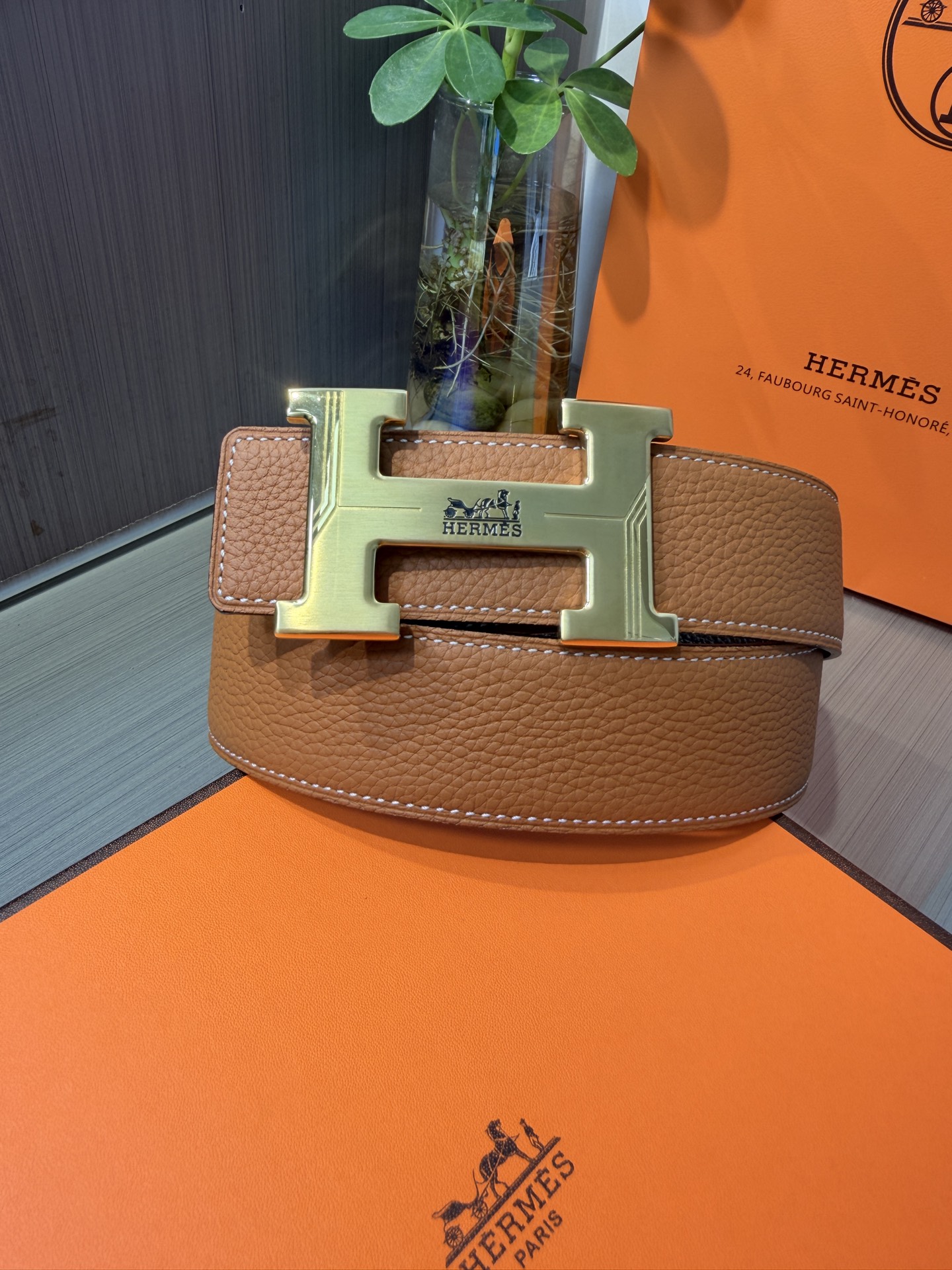 Hermes爱马仕 男士双面皮腰带38mm，双面头层牛皮，双面可用，搭配精品钢扣五金，做工精致，实物拍摄