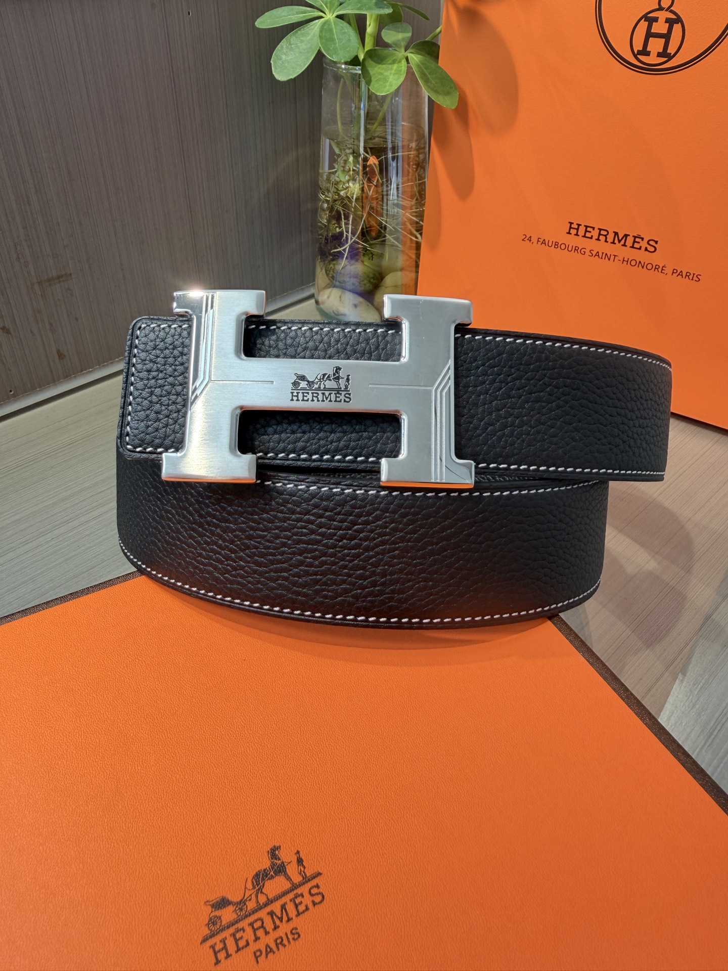 Hermes爱马仕 男士双面皮腰带38mm，双面头层牛皮，双面可用，搭配精品钢扣五金，做工精致，实物拍摄