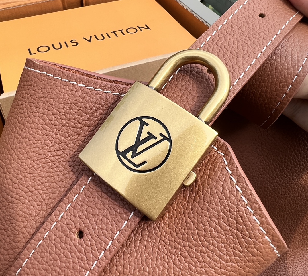 🌼 m24974尺寸:35×31×18cmLV海外渠道资源特供新款Hobo❗️ 新款上线LOW KEY 