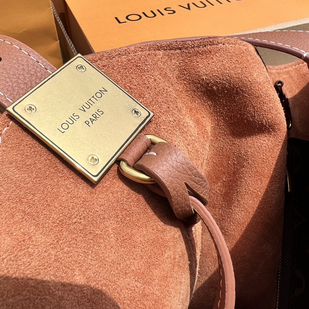 🌼 m24974尺寸:35×31×18cmLV海外渠道资源特供新款Hobo❗️ 新款上线LOW KEY 