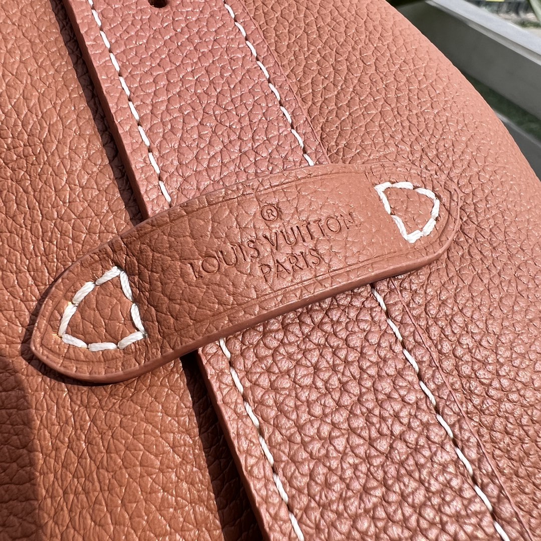 🌼 m24974尺寸:35×31×18cmLV海外渠道资源特供新款Hobo❗️ 新款上线LOW KEY 