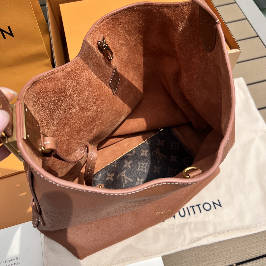 🌼 m24974尺寸:35×31×18cmLV海外渠道资源特供新款Hobo❗️ 新款上线LOW KEY 