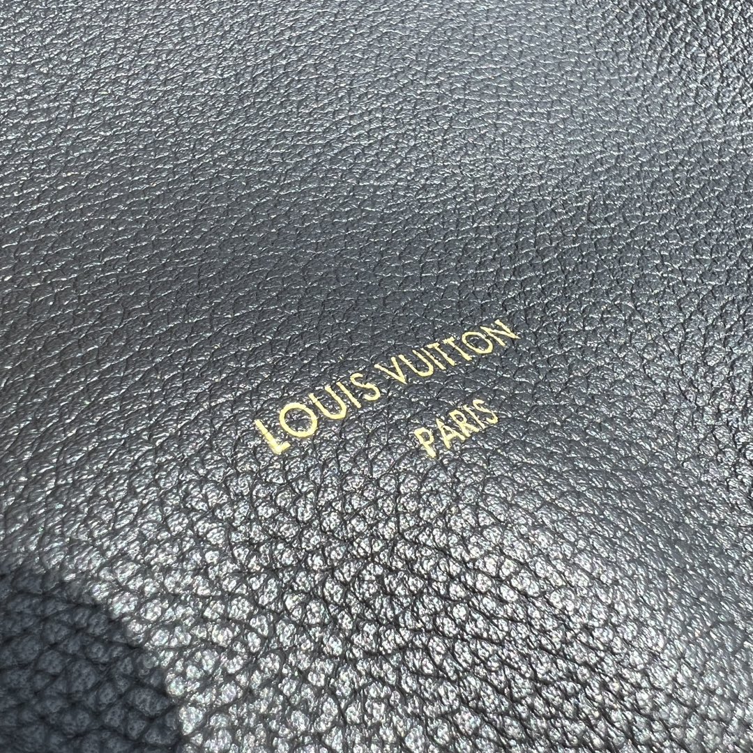 非市场普通货 进口皮料半钢五金 m24856尺寸:35×31×18cmLV海外渠道资源特供新款Hobo❗