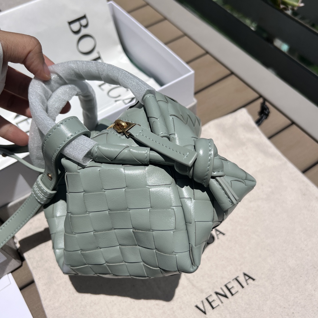 Bottega Veneta Size:19129cm 1050