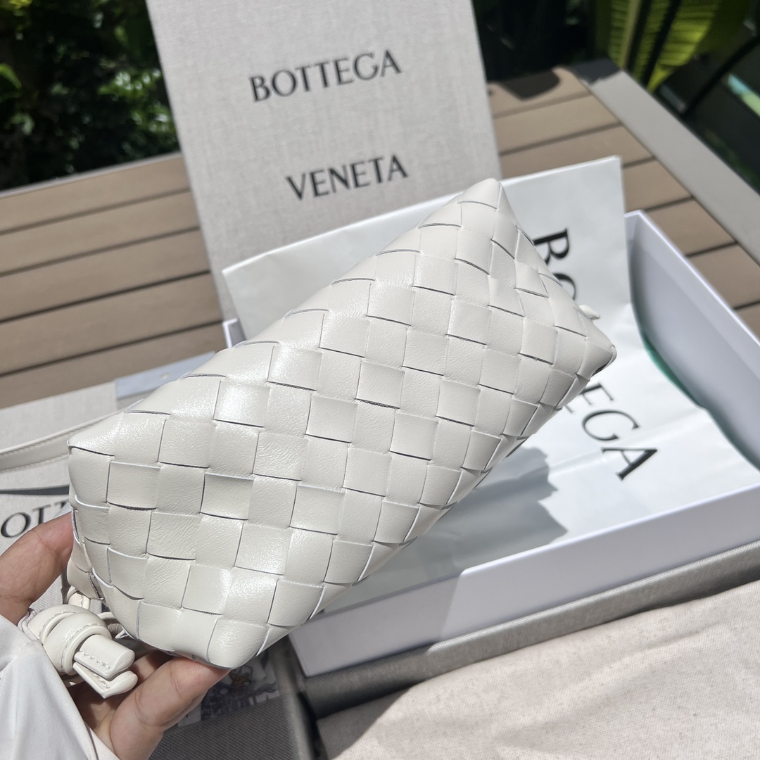 Bottega Veneta Size: 19129cm 1050 sea salt color