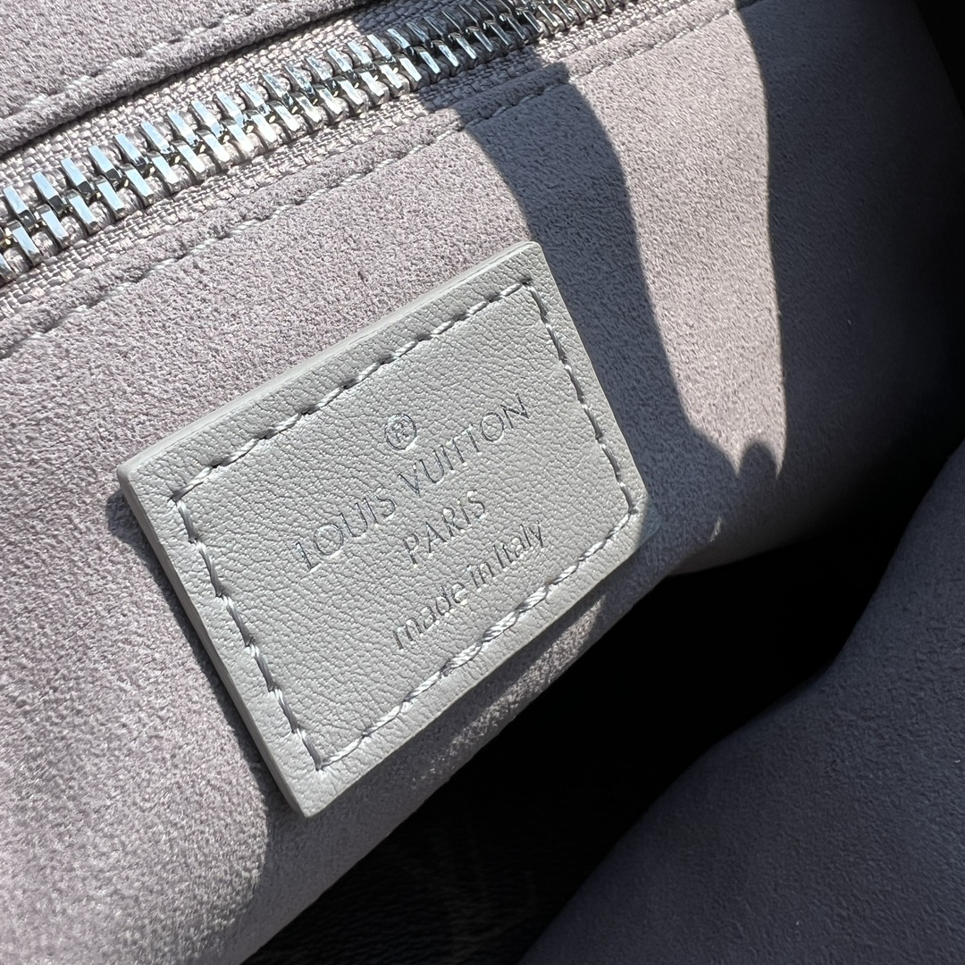 非市场普通货 进口皮料半钢五金 m12583尺寸:39×30×15cmLV海外渠道资源特供新款carry