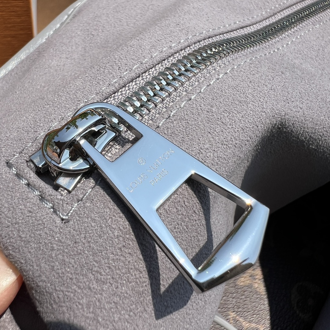 非市场普通货 进口皮料半钢五金 m12583尺寸:39×30×15cmLV海外渠道资源特供新款carry