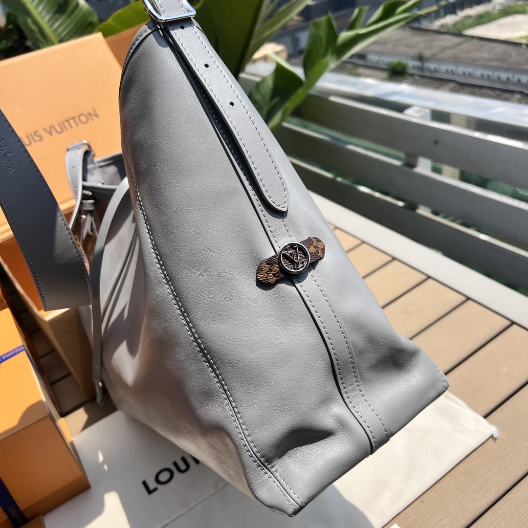 非市场普通货 进口皮料半钢五金 m12583尺寸:39×30×15cmLV海外渠道资源特供新款carry