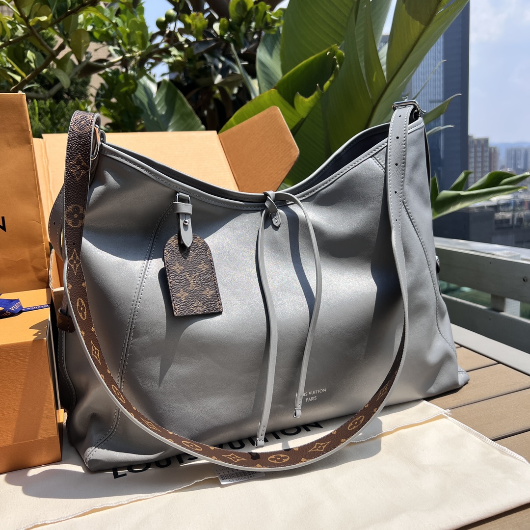 🌼 m12583尺寸:39×30×15cmLV海外渠道资源特供新款carryall❗️ 本款 Carry