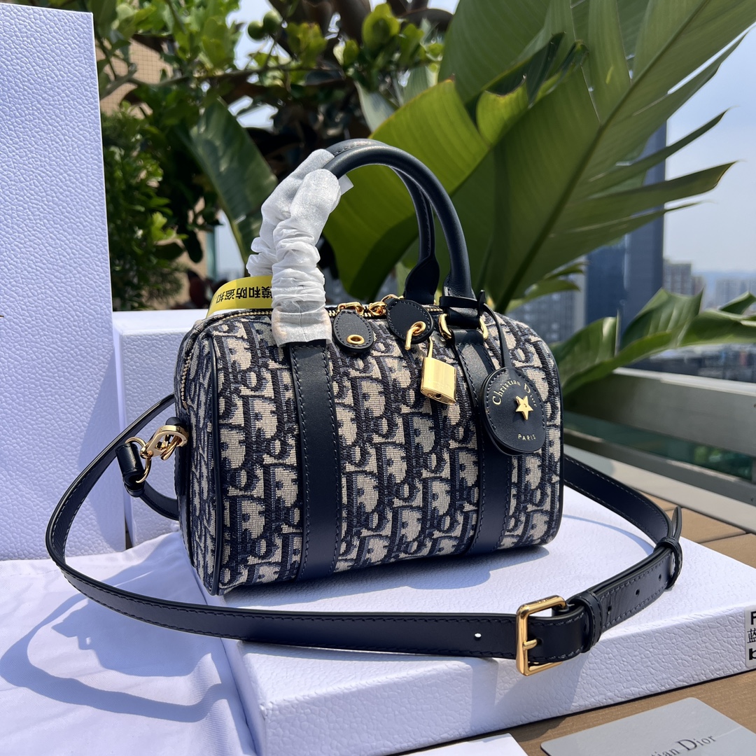 Tamaño: 20,5 × 13,5 × 12 cm Los recursos del canal extranjero de Dior proporcionan exclusivamente bolsos Boston de 20 c…