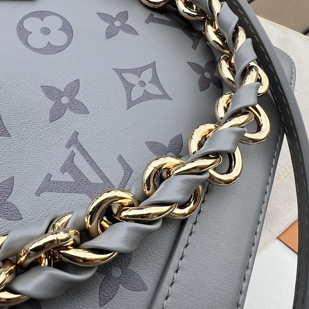 非市场普通货 进口皮料半钢五金 m12561尺寸:23.5×17.5×11.5cmLV海外渠道资源特供新