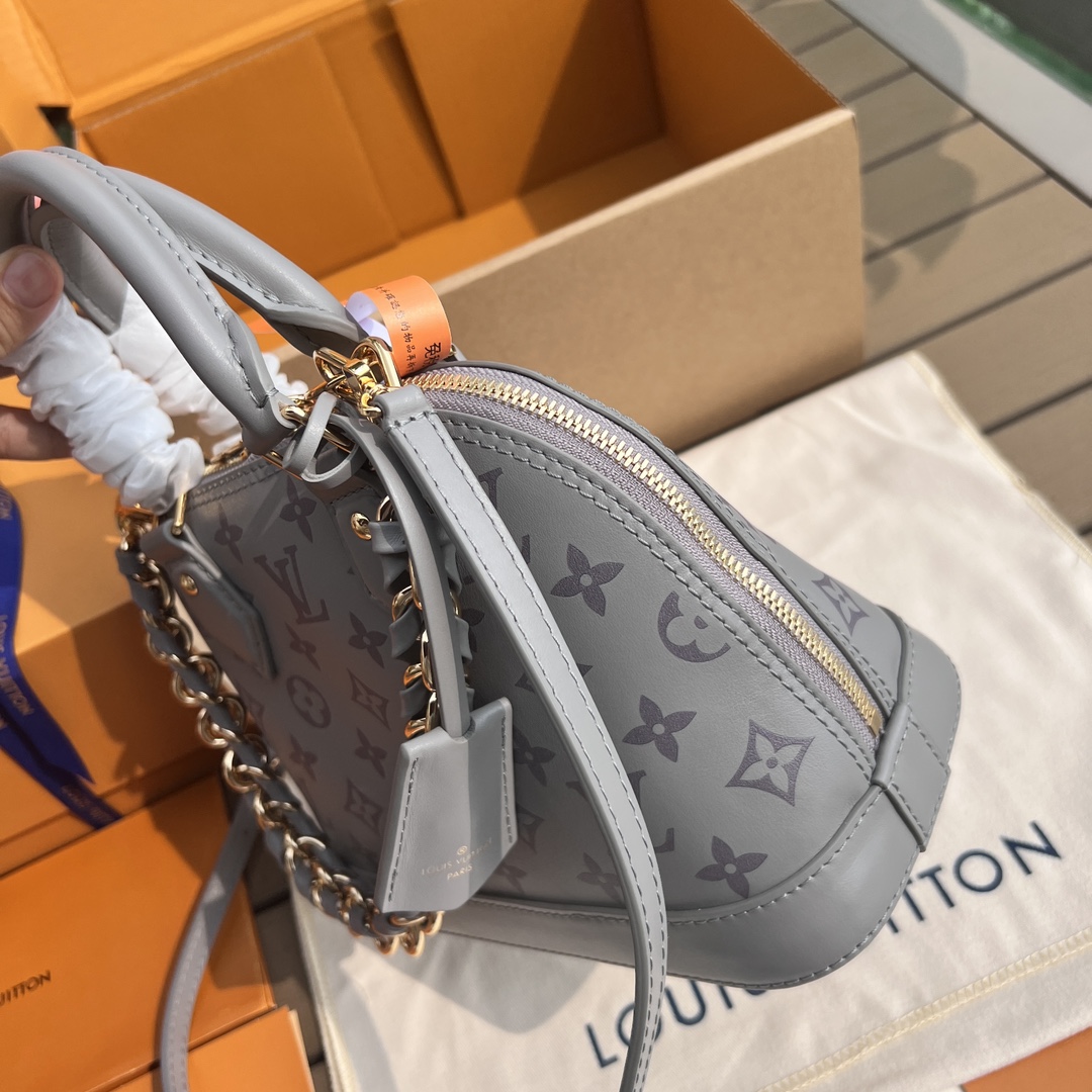 非市场普通货 进口皮料半钢五金 m12561尺寸:23.5×17.5×11.5cmLV海外渠道资源特供新