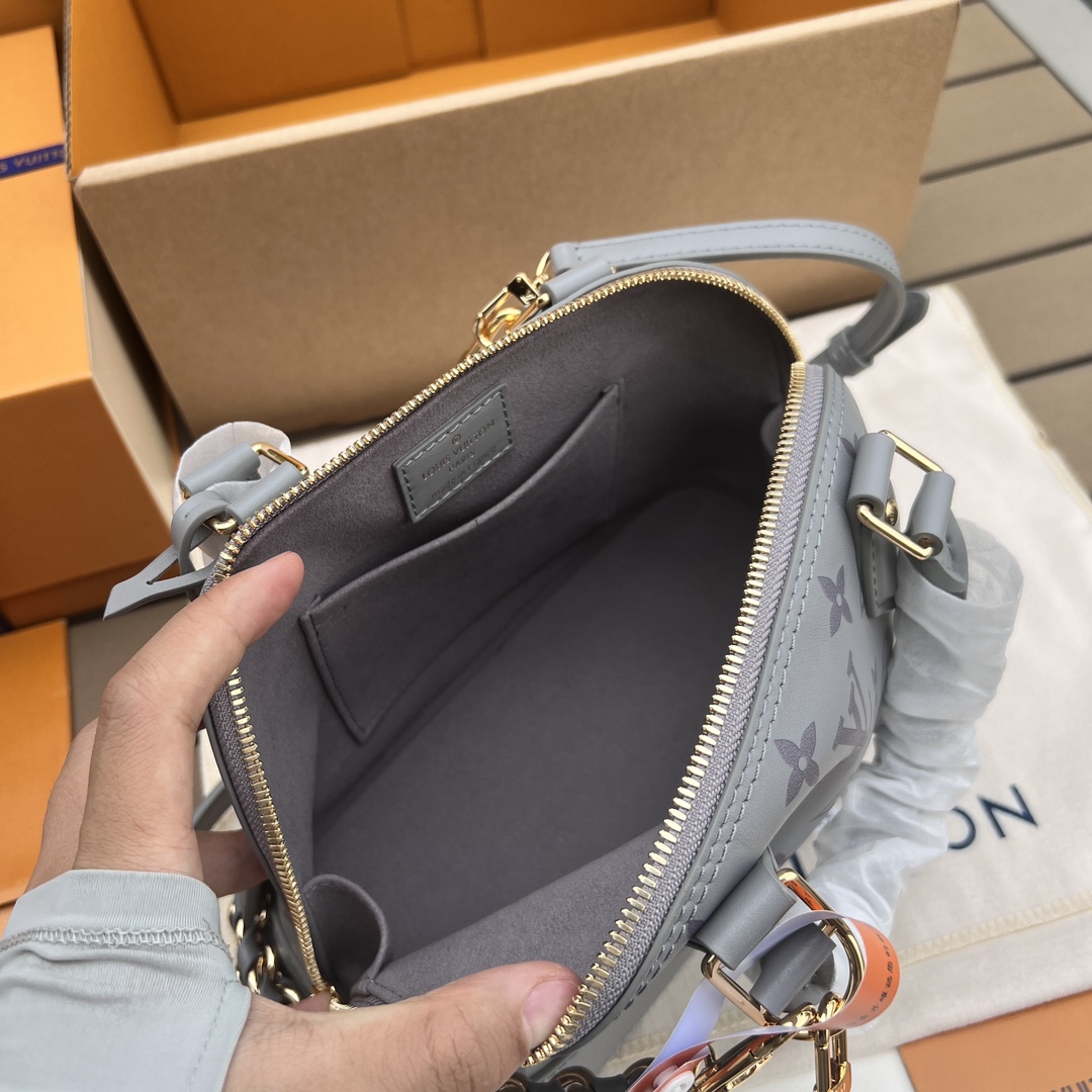 非市场普通货 进口皮料半钢五金 m12561尺寸:23.5×17.5×11.5cmLV海外渠道资源特供新