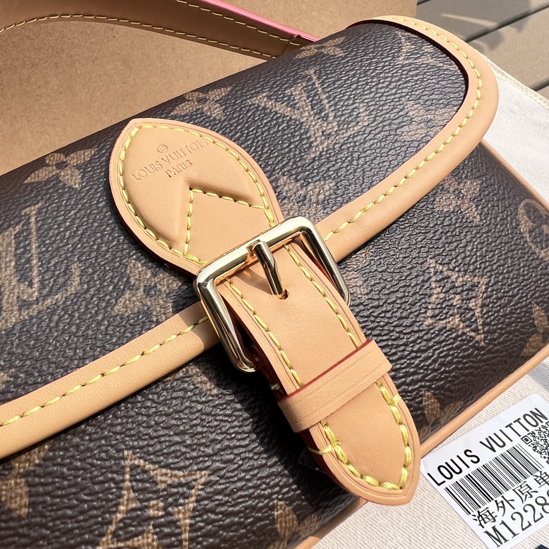 非市场普通货 进口皮料半钢五金 m83566尺寸:19×10.5×6cmLV海外渠道资源特供迷你法棍包❗