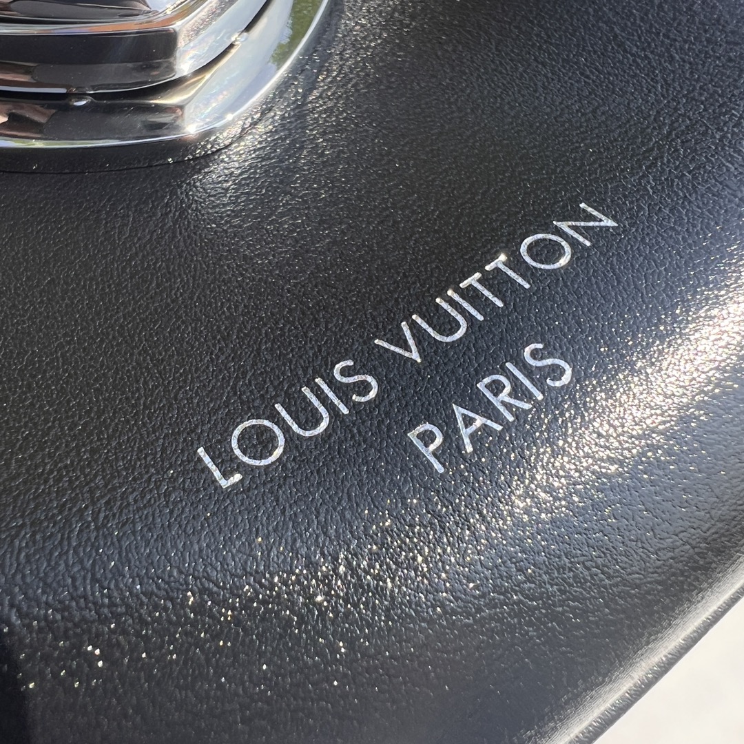 非市场普通货 进口皮料半钢五金 m12192尺寸:27×18×3cmLV海外渠道资源特供❗️ 此款Sun