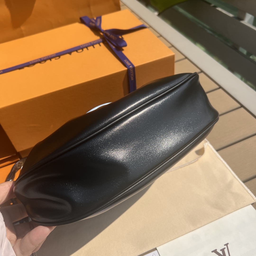 非市场普通货 进口皮料半钢五金 m12192尺寸:27×18×3cmLV海外渠道资源特供❗️ 此款Sun