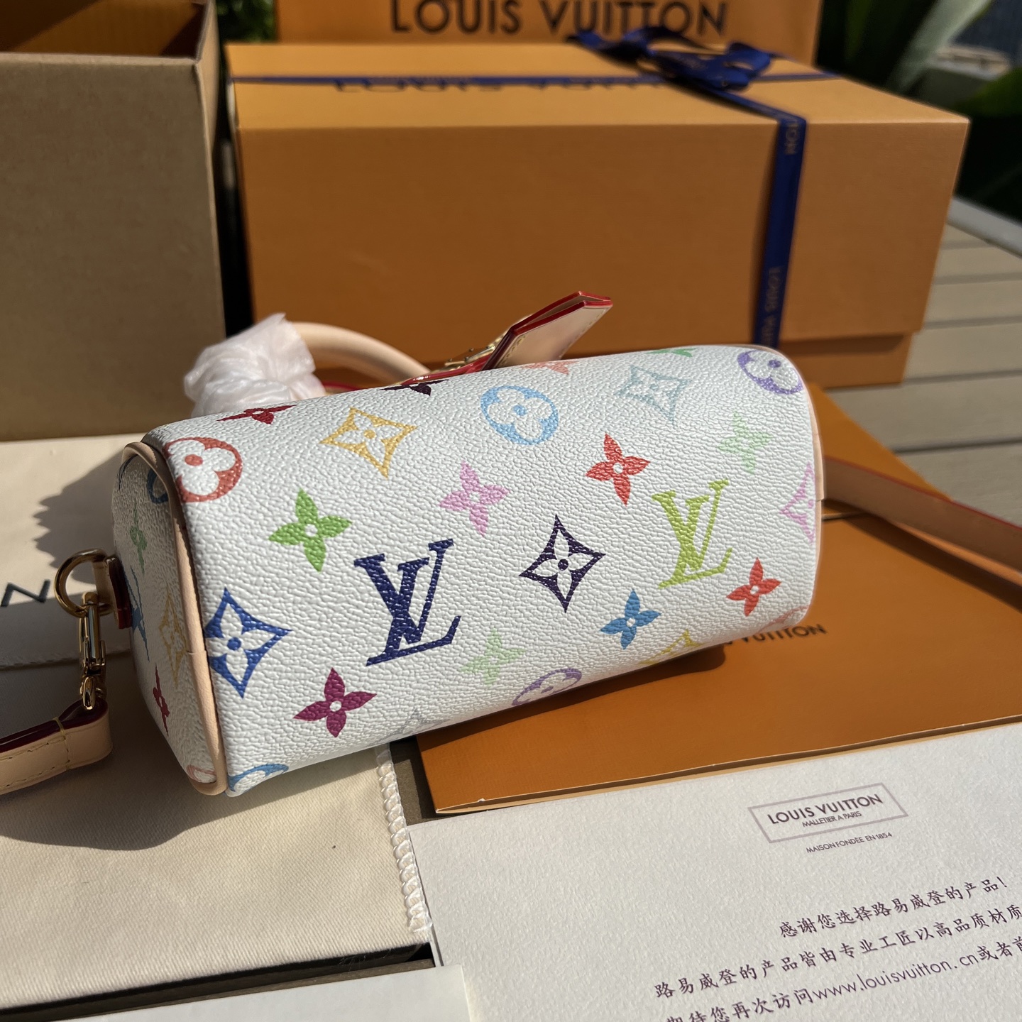 🌼 m13406尺寸:16×10×7.5cmLV海外渠道资源特供白三彩迷你枕头❗️ 本款 Nano Sp