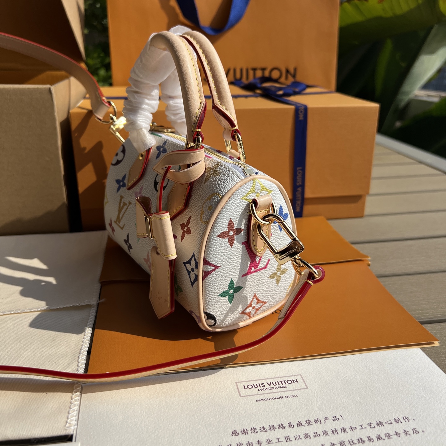 🌼 m13406尺寸:16×10×7.5cmLV海外渠道资源特供白三彩迷你枕头❗️ 本款 Nano Sp