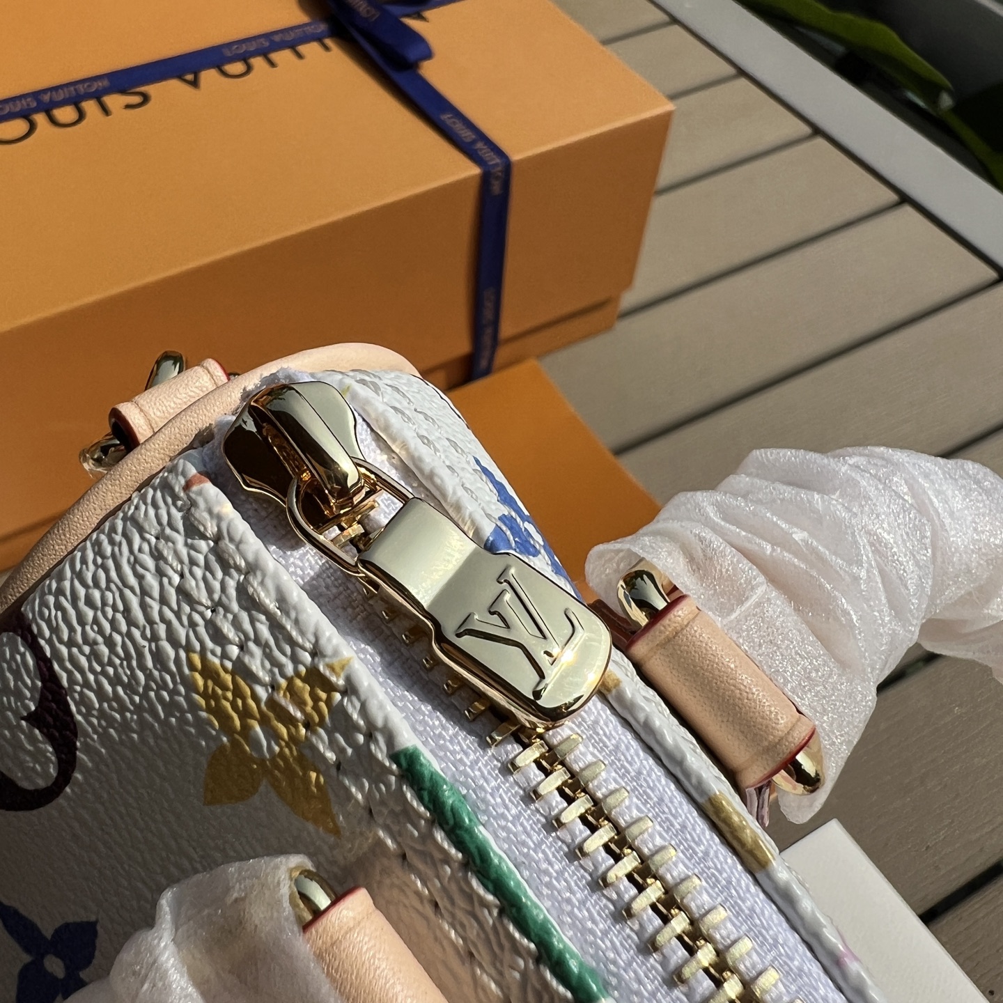 🌼 m13406尺寸:16×10×7.5cmLV海外渠道资源特供白三彩迷你枕头❗️ 本款 Nano Sp