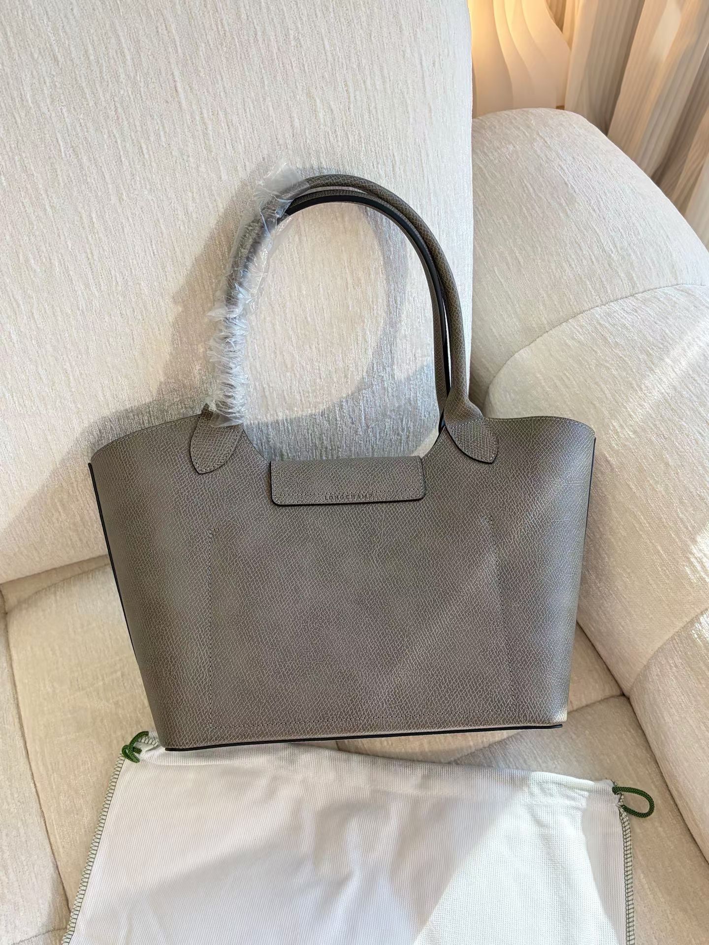 Longchamp Turtle dove gray